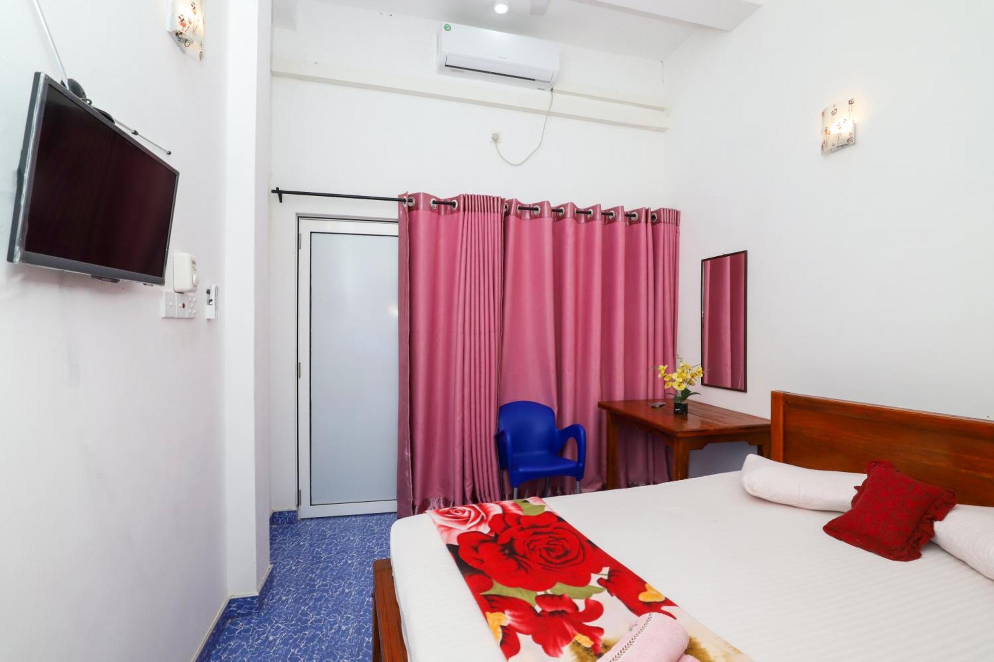 Delight Reich Hotel Peradeniya Room photo